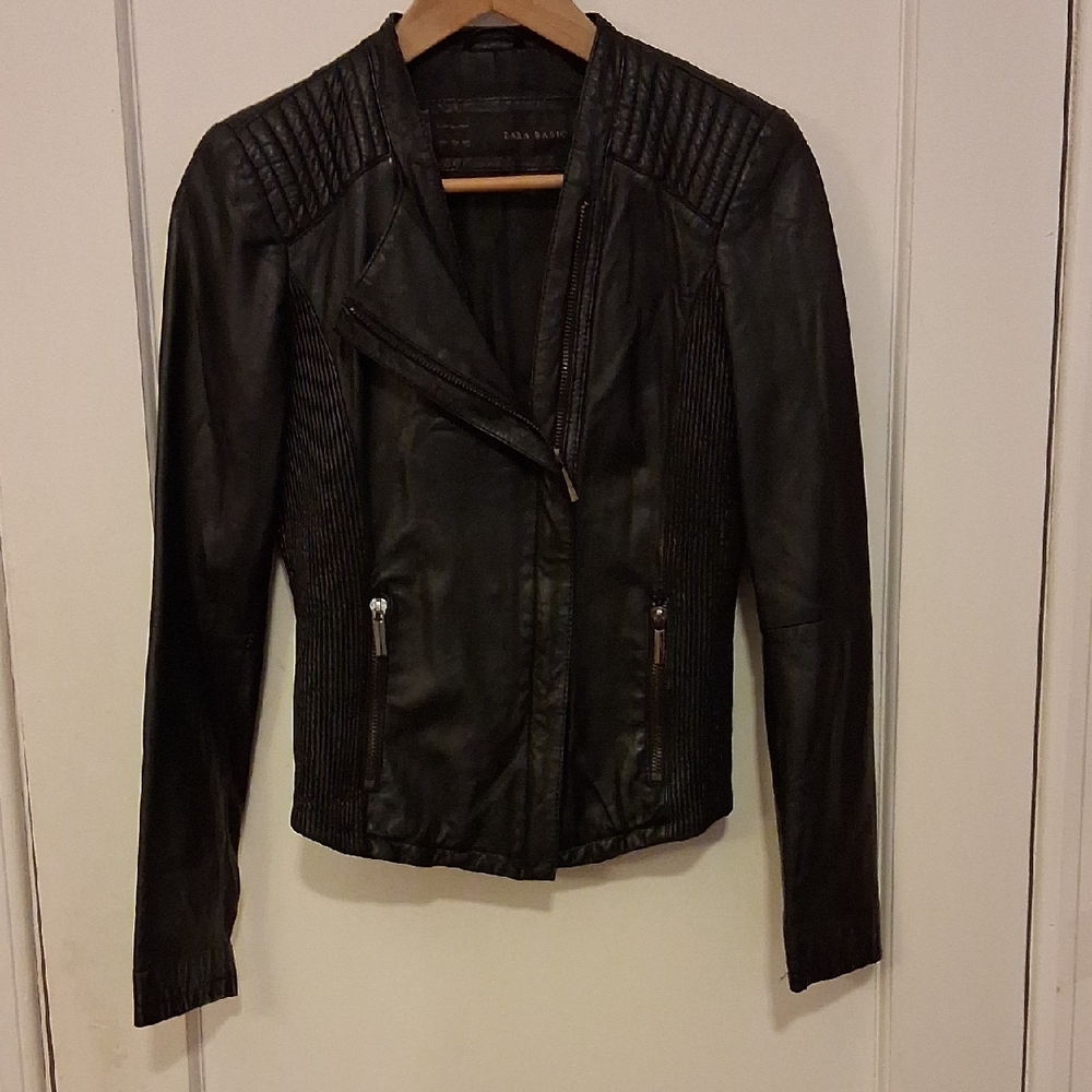 Zara Basics Black Soft Genuine Leather Quilted Shoulders Biker Jacket S